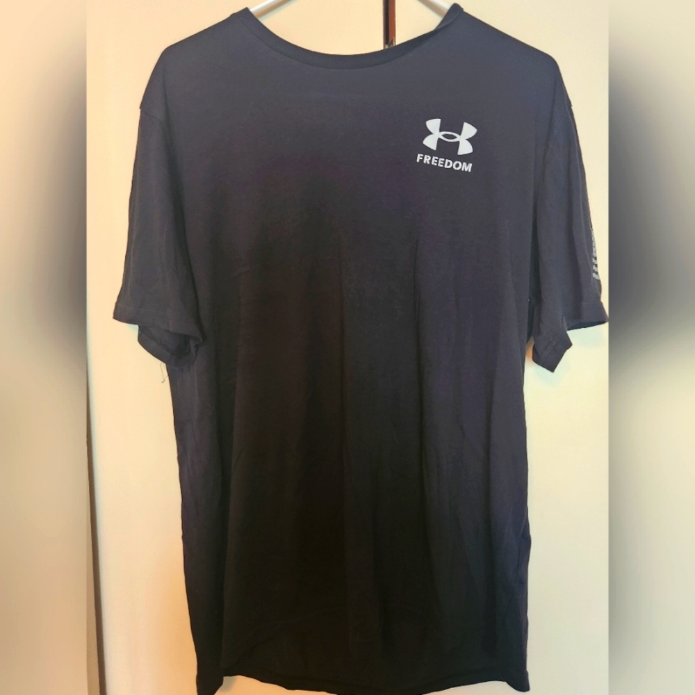 Under Armour Men's Black T-Shirt